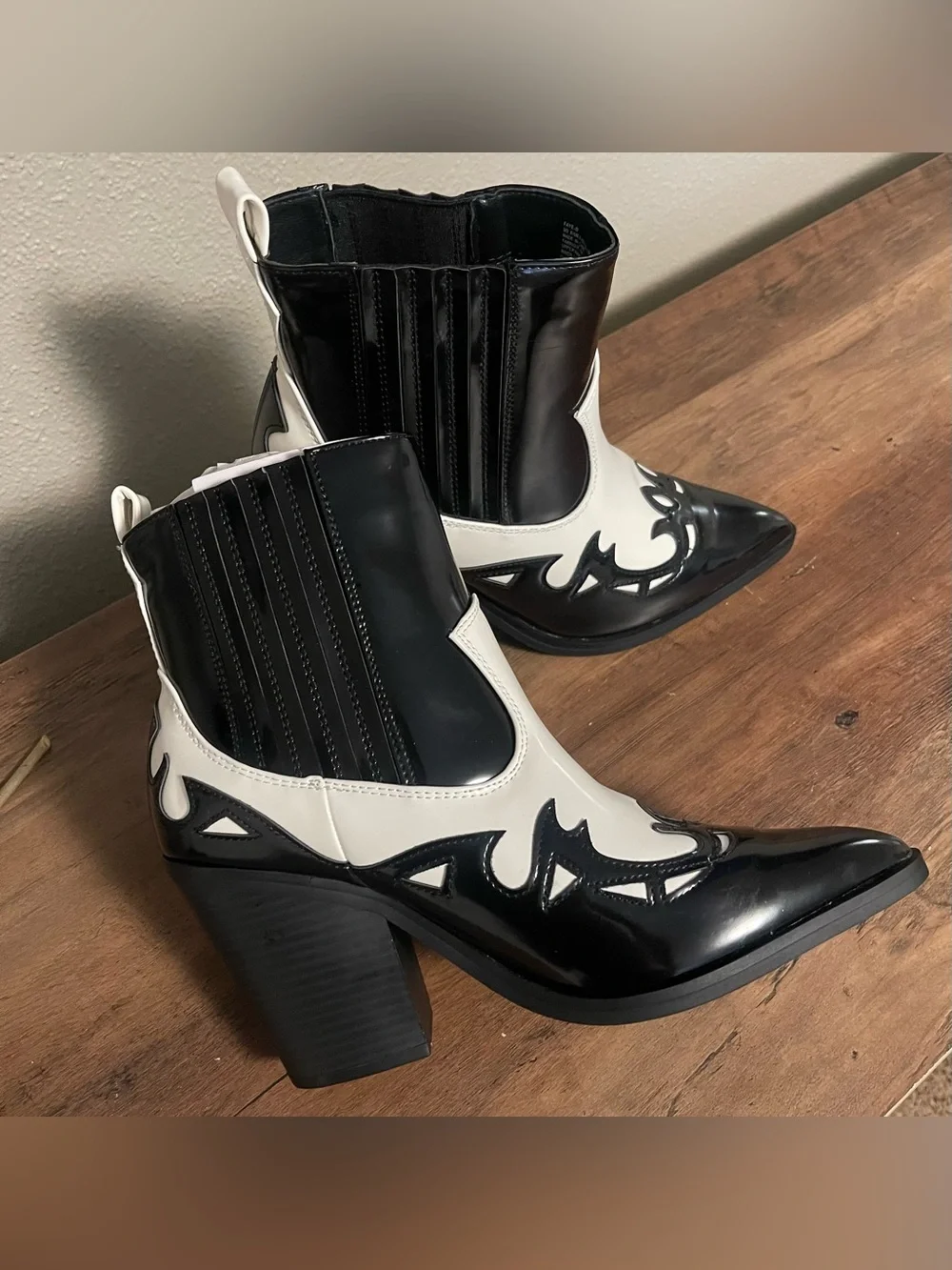 New-In-Box Shoedazzle 